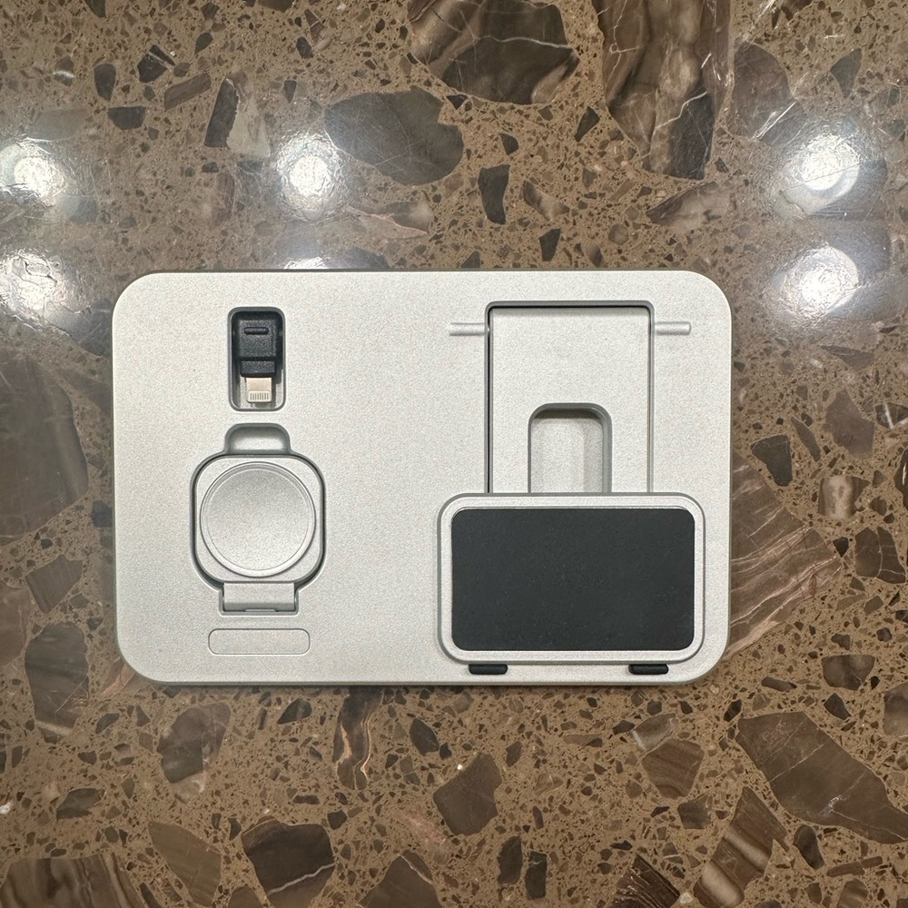 3 in 1 Charging Station for Apple Multiple Devices